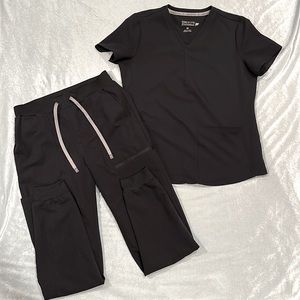 Fabletics Scrub Set (Black/ XS top/ XS regular bottom)
